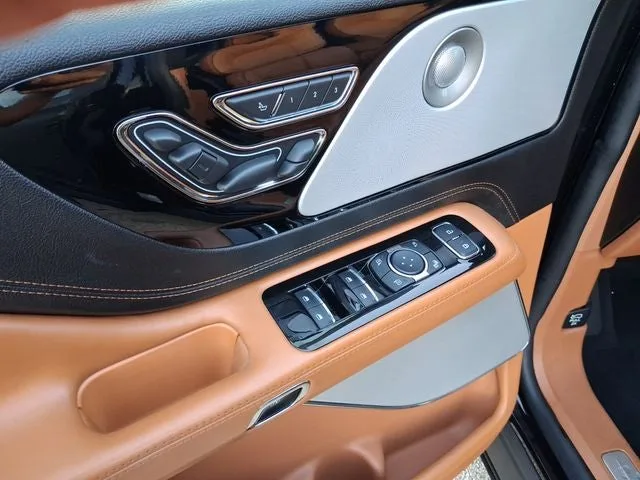 2023 Lincoln Aviator Black Label Premium photo 15