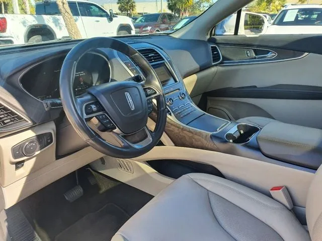 2019 Lincoln Nautilus Select photo 15