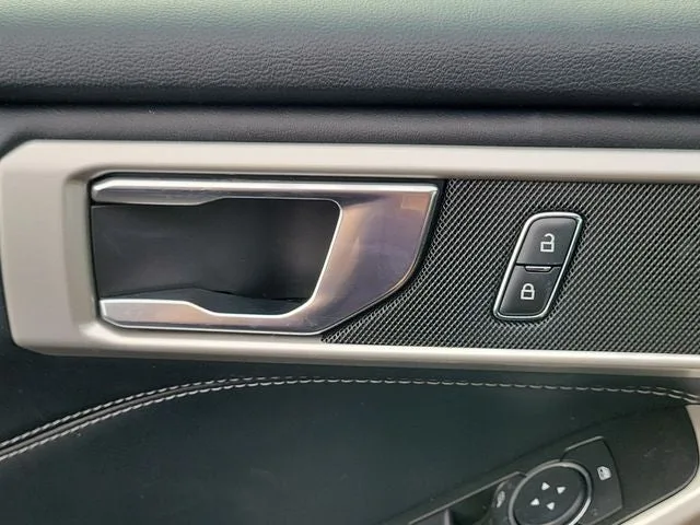 2022 Ford Explorer XLT photo 14