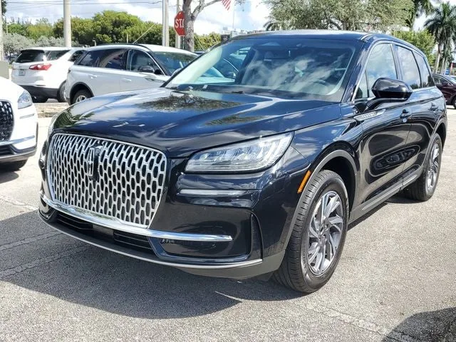 2024 Lincoln Corsair Premiere photo 3