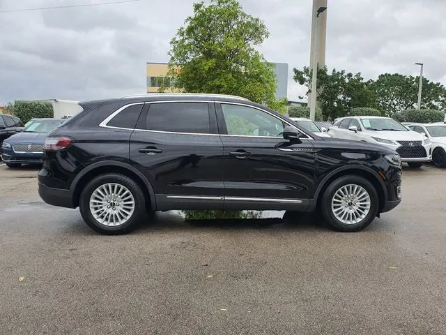 2020 Lincoln Nautilus Standard photo 2