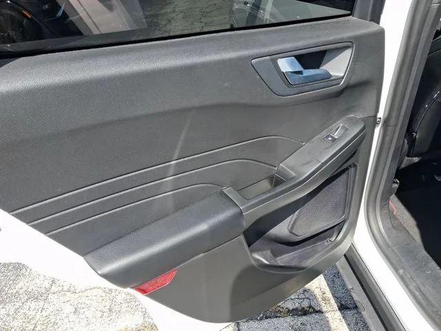 2023 Ford Escape ST-Line photo 11