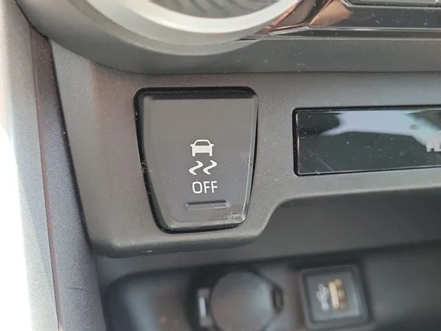 2024 Toyota RAV4 LE photo 24