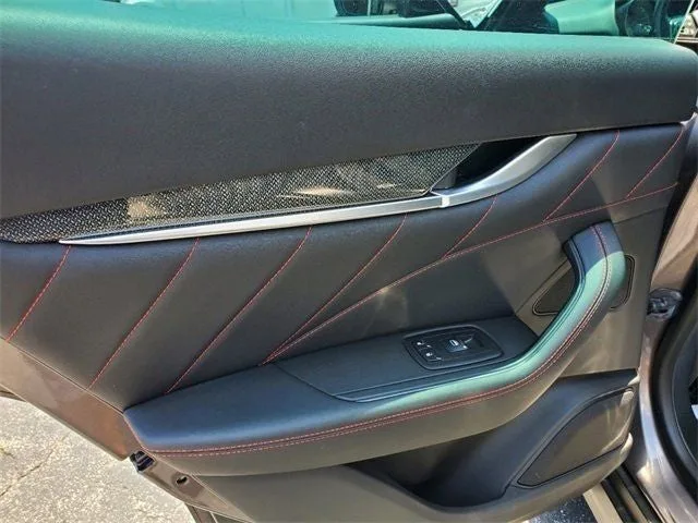 2019 Maserati Levante Base photo 21