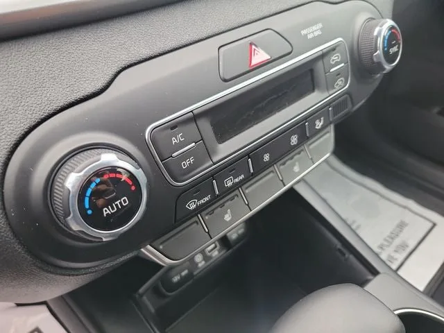2019 Kia Sorento LX photo 19