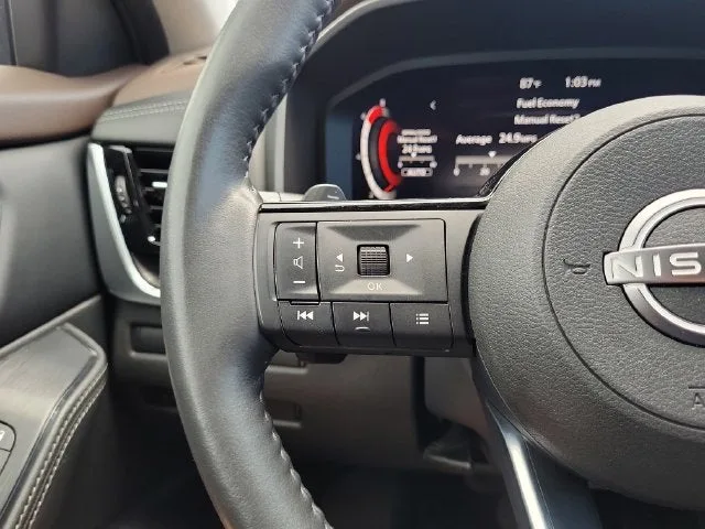 2023 Nissan Rogue Platinum photo 14