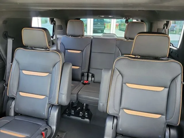 2022 GMC Yukon AT4 photo 14