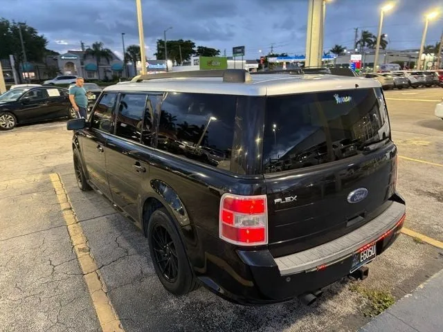 2011 Ford Flex SE photo 7