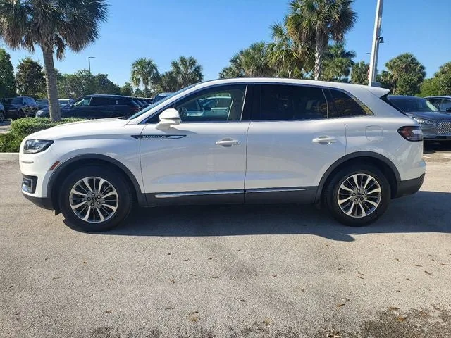 2019 Lincoln Nautilus Select photo 4