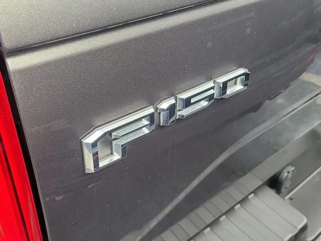2017 Ford F-150 XLT photo 5