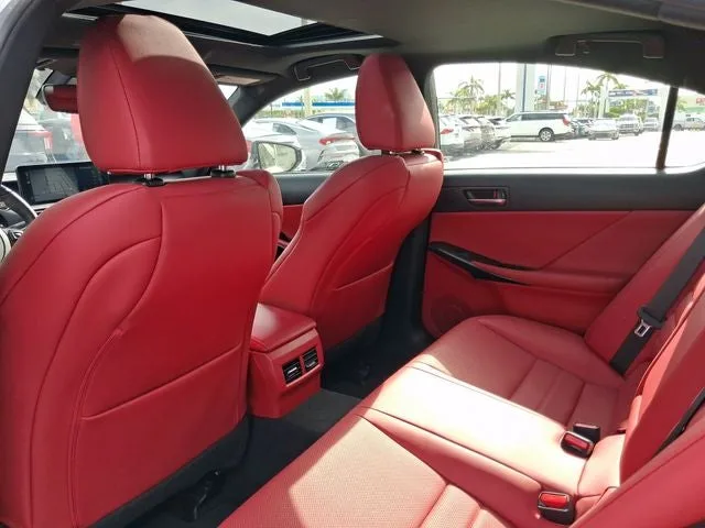 2023 Lexus IS 350 F SPORT photo 5