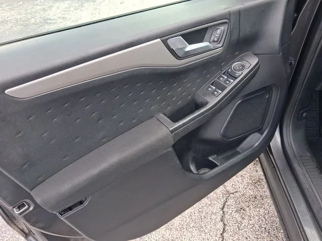2020 Ford Escape SE photo 13