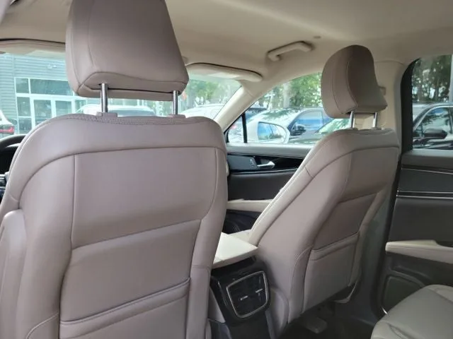 2020 Lincoln Corsair Standard photo 11