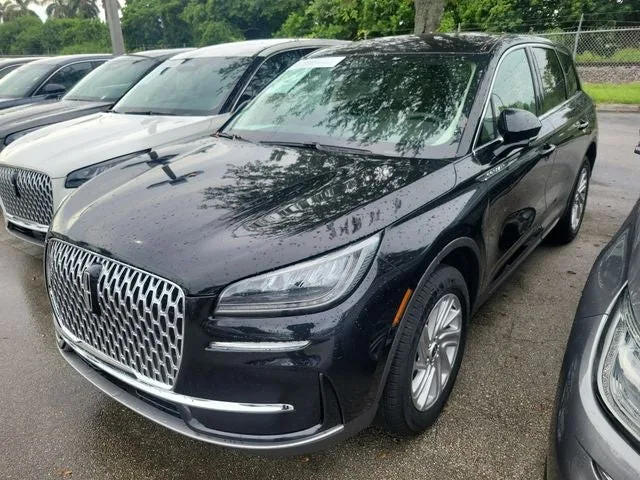 2024 Lincoln Corsair Premiere photo 2