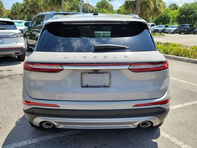 2022 Lincoln Corsair Standard photo 5