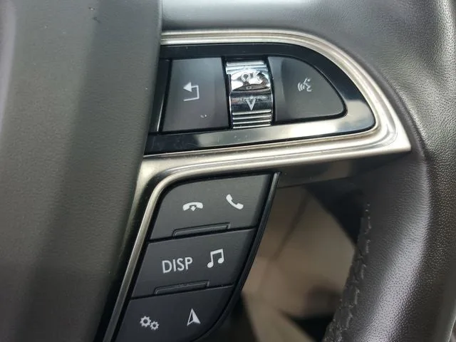 2021 Lincoln Nautilus Standard photo 12
