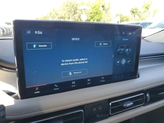 2022 Lincoln Nautilus Standard photo 18