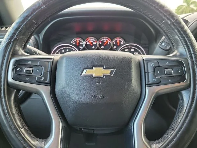 2019 Chevrolet Silverado 1500 LT photo 17