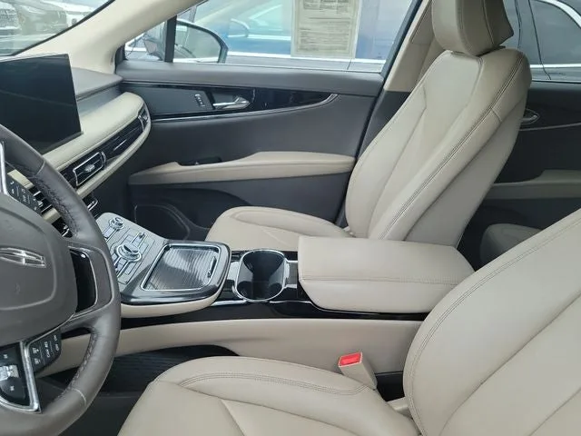 2023 Lincoln Nautilus Standard photo 12