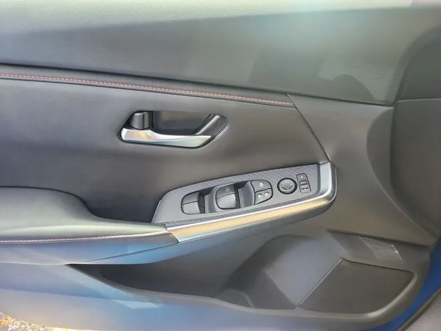 2025 Nissan Sentra SR photo 15