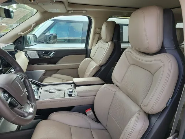 2022 Lincoln Navigator L Reserve photo 10