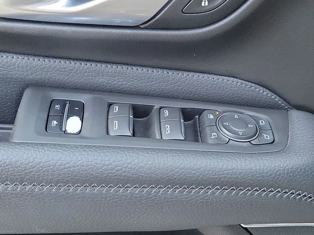 2022 GMC Yukon Denali photo 20