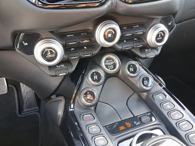 2020 Aston Martin Vantage Base photo 17