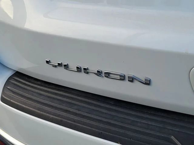 2022 GMC Yukon Denali photo 7