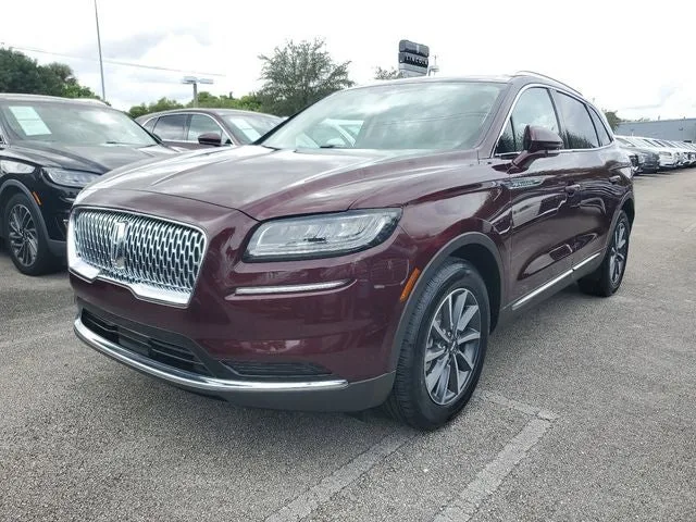 2021 Lincoln Nautilus Standard photo 3