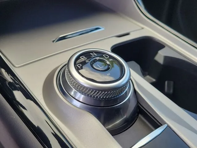 2023 Ford Explorer ST-Line photo 21