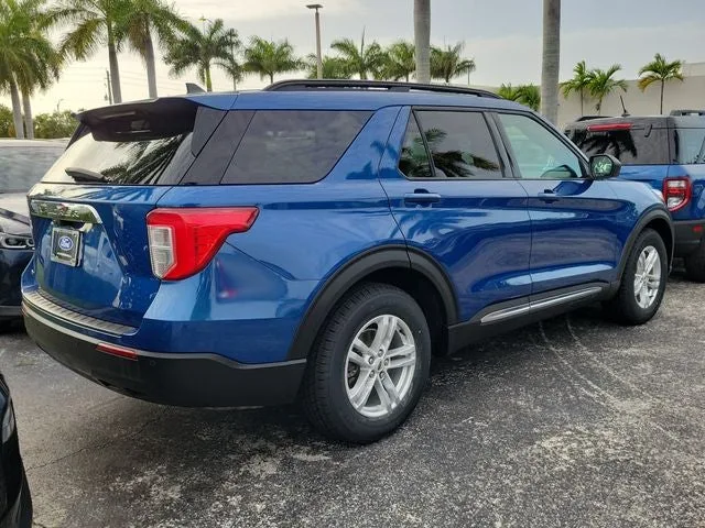 2022 Ford Explorer XLT photo 3