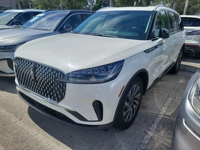 2025 Lincoln Aviator Premiere Premium photo 2