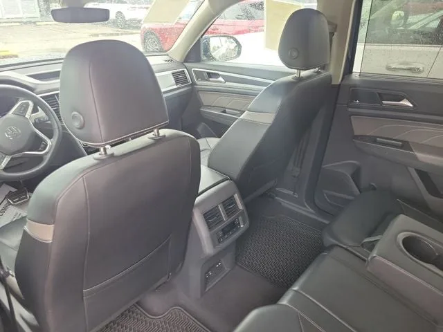 2023 Volkswagen Atlas 3.6L V6 SEL Premium R-Line photo 13