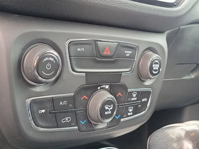 2019 Jeep Compass Latitude photo 25
