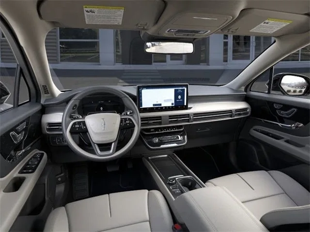 2025 Lincoln Corsair Premiere photo 9