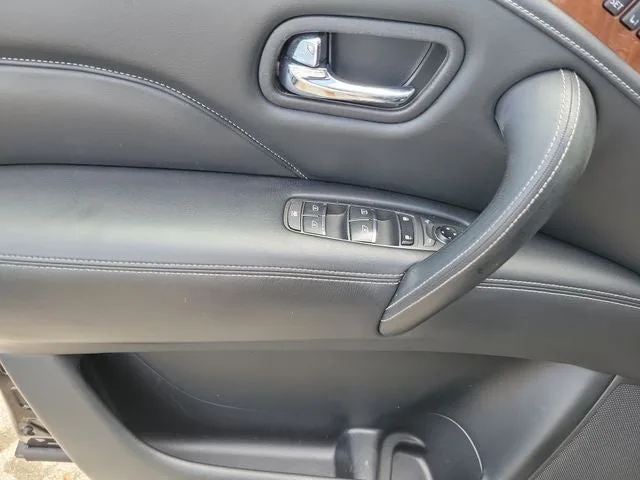2019 INFINITI QX80 LUXE photo 15