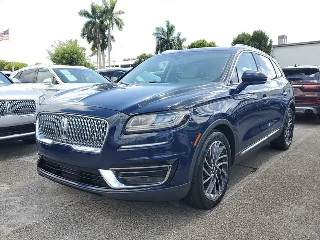 2019 Lincoln Nautilus Reserve photo 3