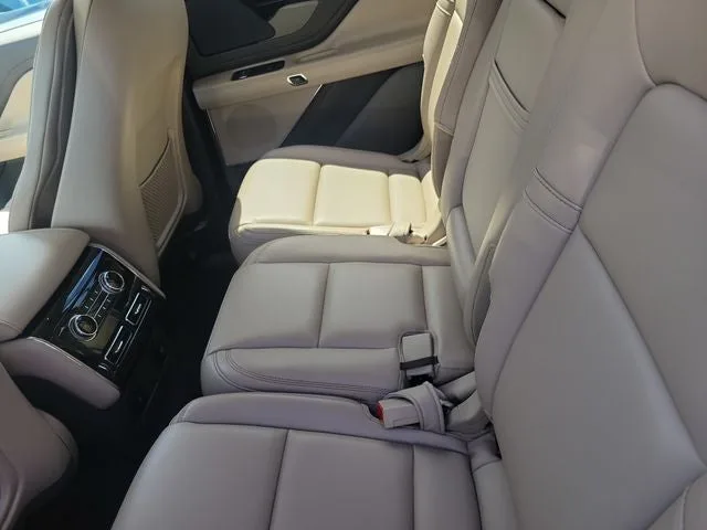 2024 Lincoln Aviator Premiere Premium photo 10