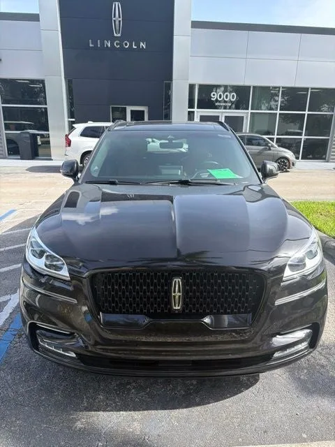 2023 Lincoln Aviator Black Label Premium photo 2