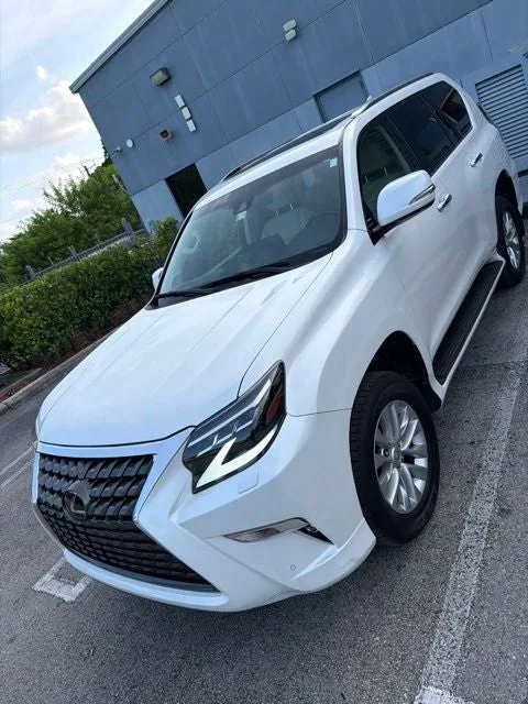 2023 Lexus GX 460 photo 2