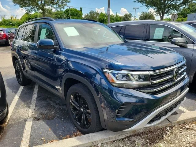 2022 Volkswagen Atlas 2.0T SE w/Technology photo 2