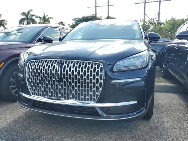 2024 Lincoln Corsair Premiere photo 2