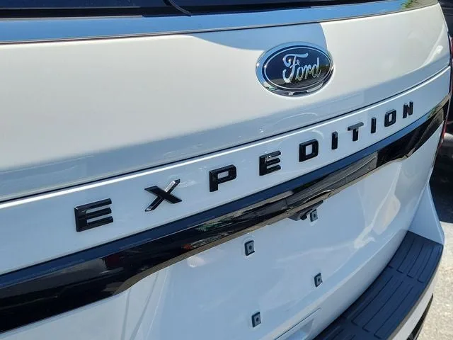 2023 Ford Expedition Limited photo 5