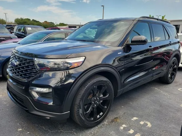 2023 Ford Explorer ST-Line photo 31
