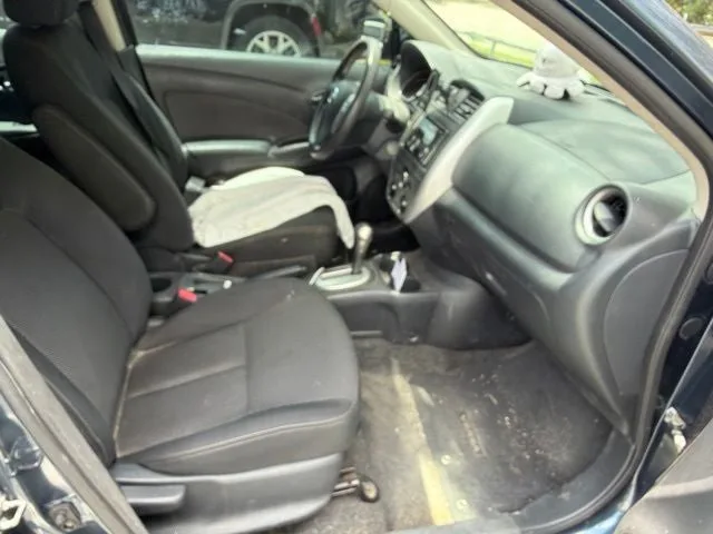 2016 Nissan Versa 1.6 SV photo 4
