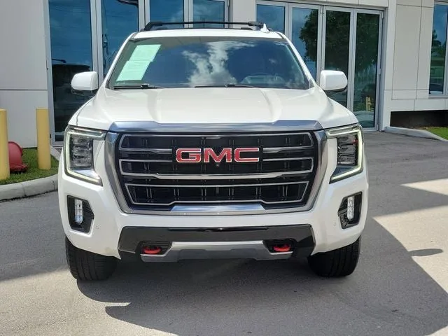 2022 GMC Yukon AT4 photo 2