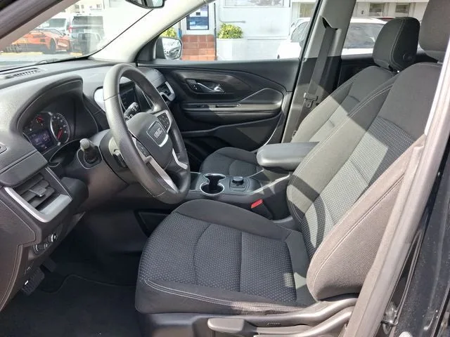 2022 GMC Terrain SLE photo 12