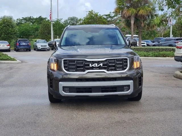 2024 Kia Telluride SX photo 2
