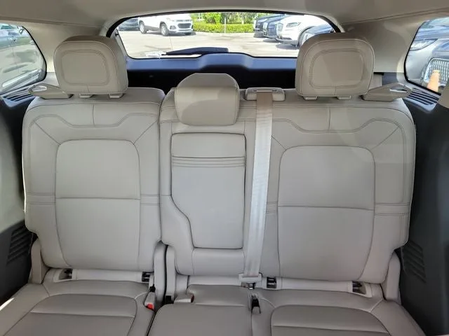 2023 Lincoln Corsair Standard photo 11