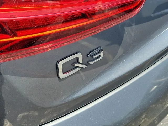 2016 Audi Q3 2.0T Premium Plus FrontTrak photo 5
